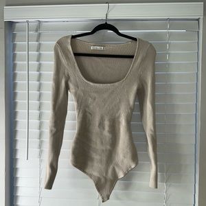 Abercrombie & Fitch women’s tan bodysuit size M